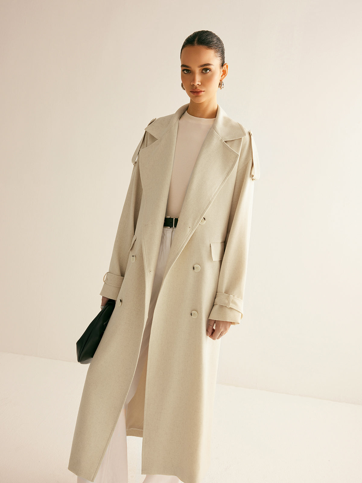 Langer Trenchcoat mit Gürtel – Elegant & Leicht – Stilvoller Look