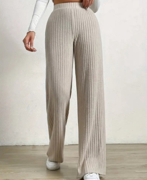 Damenhose aus Rippstrick mit weitem Bein – Bequemer Stil für Herbst und Winter